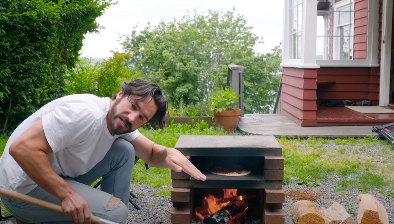 How to build a simple Wood-Fired Pizza Oven from bricks.