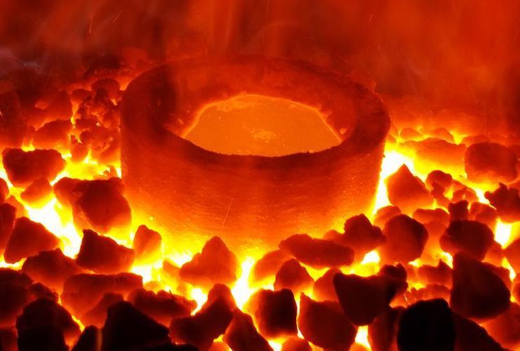 Homemade crucible for melting scrap metal